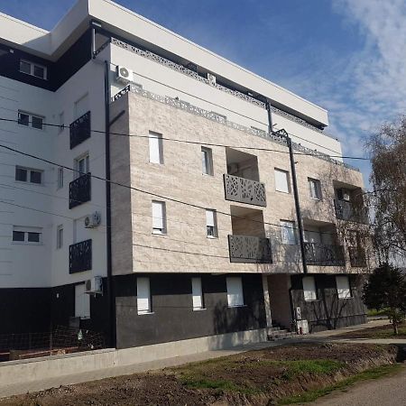 Royal Residence Apartmani 2 Pančevo Extérieur photo