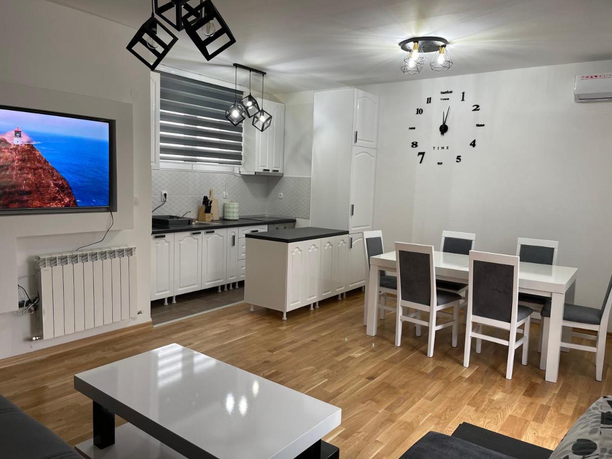 Royal Residence Apartmani 2 Pančevo Extérieur photo